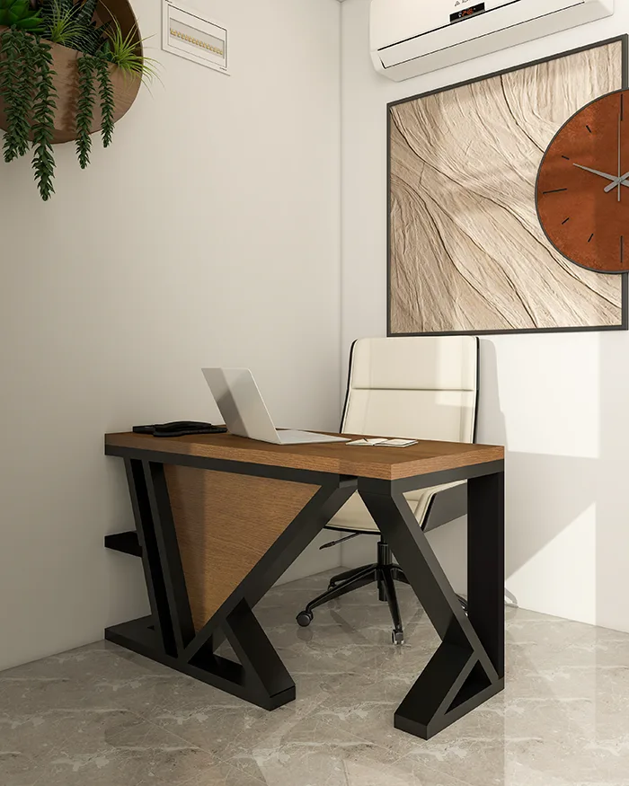 Dizajnerski kancelarijski sto sa trouglastom metalnom osnovom i drvenom pločom, vrhunski nameštaj za radni prostor u kancelariji u Beogradu na Vodi